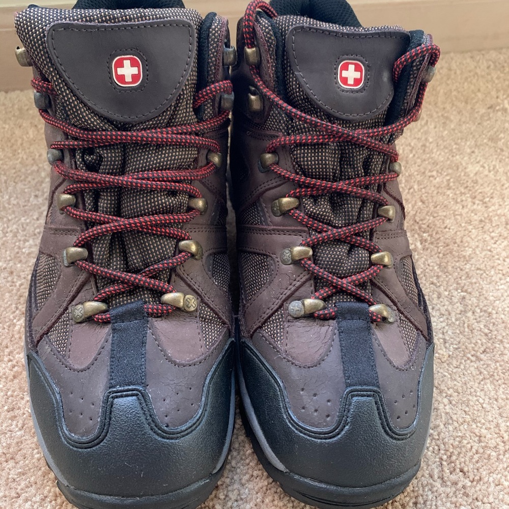Swiss Gear Men’s Hiking Boots 8 M